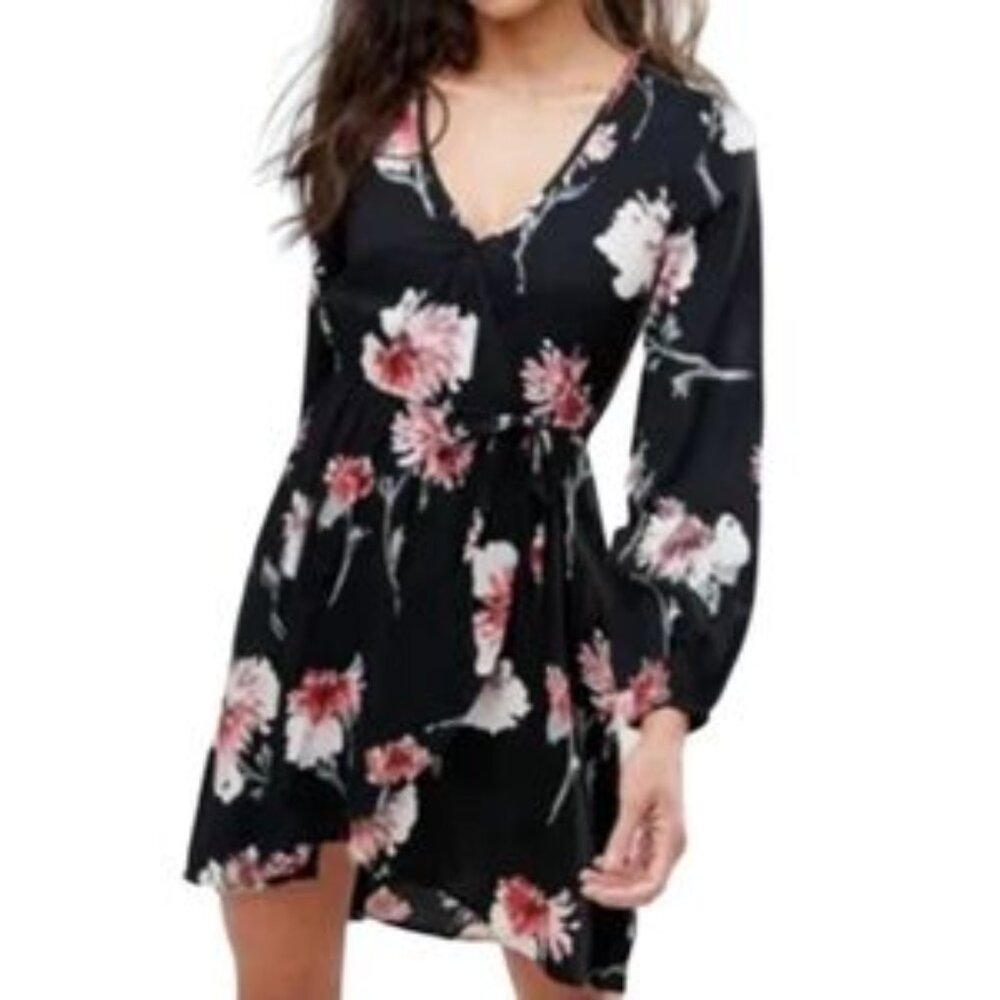BAND OF GYPSIES SIZE M FAUX WRAP LONG SLEEVE FLORAL MINI DRESS